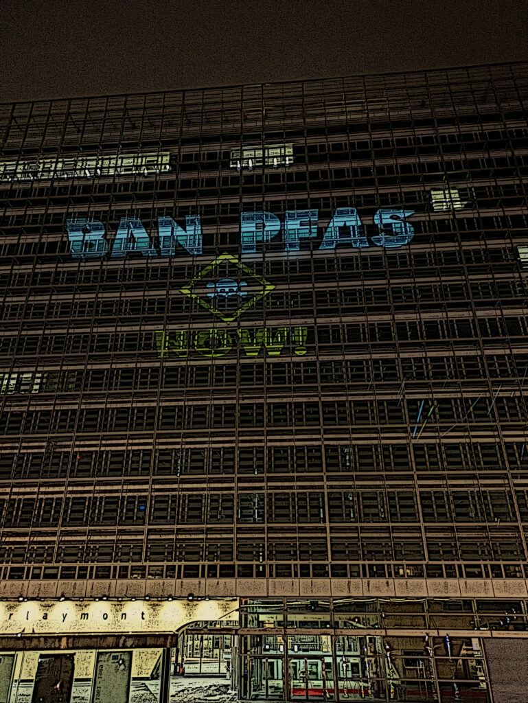 BAN PFAS NOW projectie Berlaymont gebouw Brussel